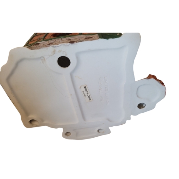 Heartland Valley Village Red Barn Silo Limited Edition Porcelain Lighted House - Picture 6 of 7